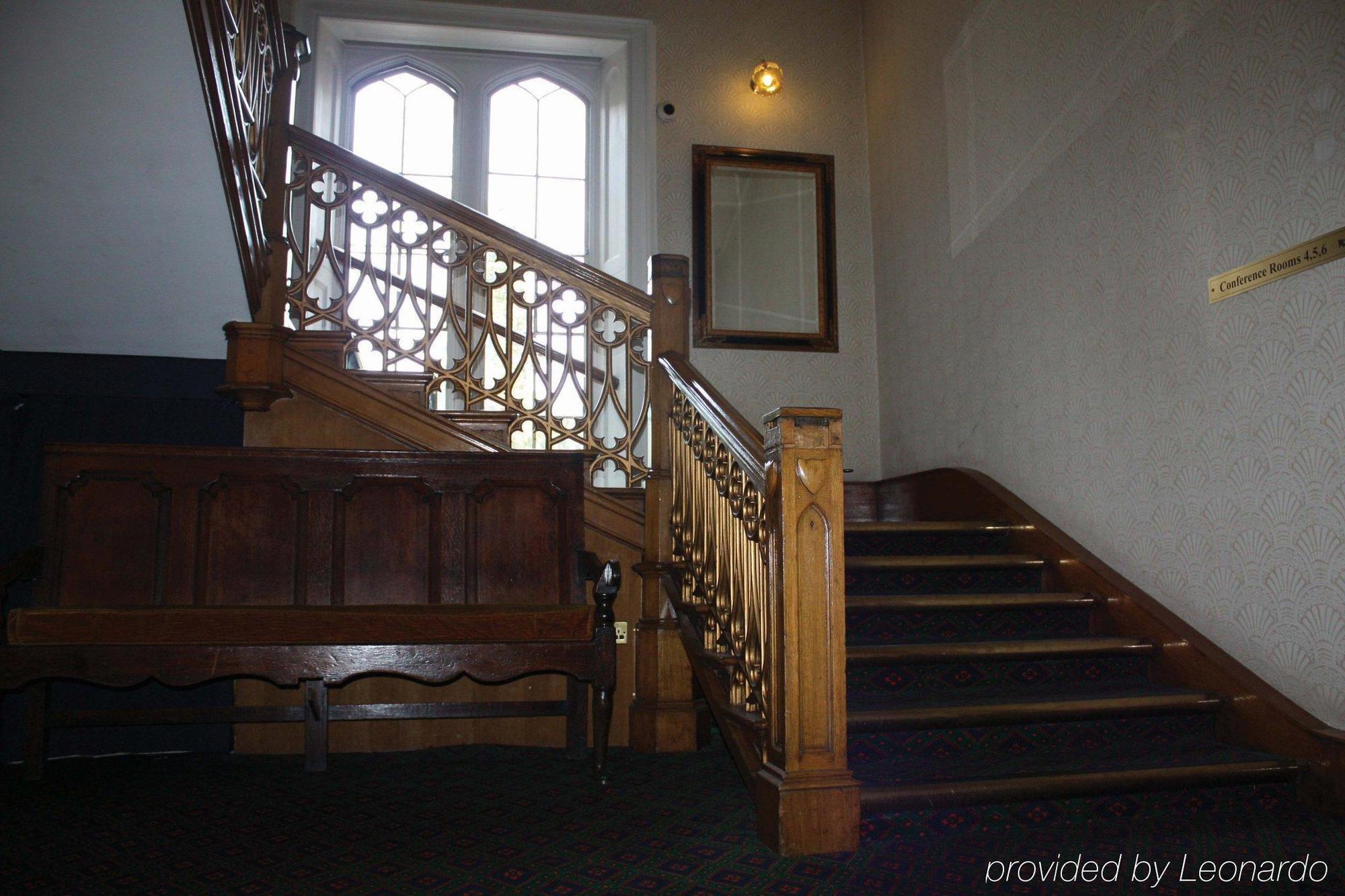 Отель Studley Castle Интерьер фото