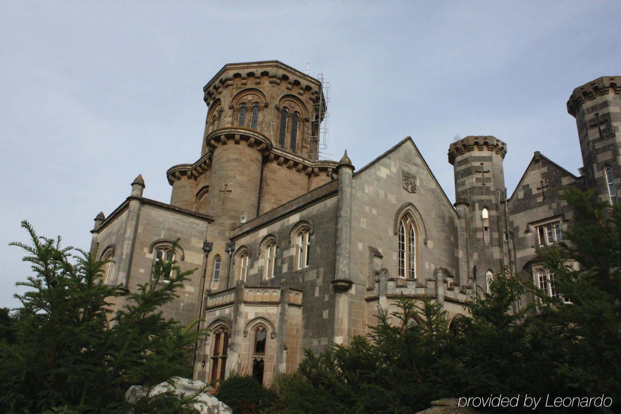 Отель Studley Castle Экстерьер фото